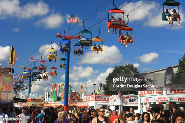 colorful carnival midway - amusement park ohio stock-fotos und bilder