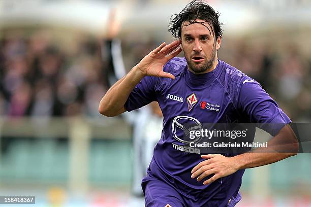 Luca Toni of ACF Fiorentina celebrates after scoring the opening goal during the Serie A match between ACF Fiorentina and AC Siena at Stadio Artemio...