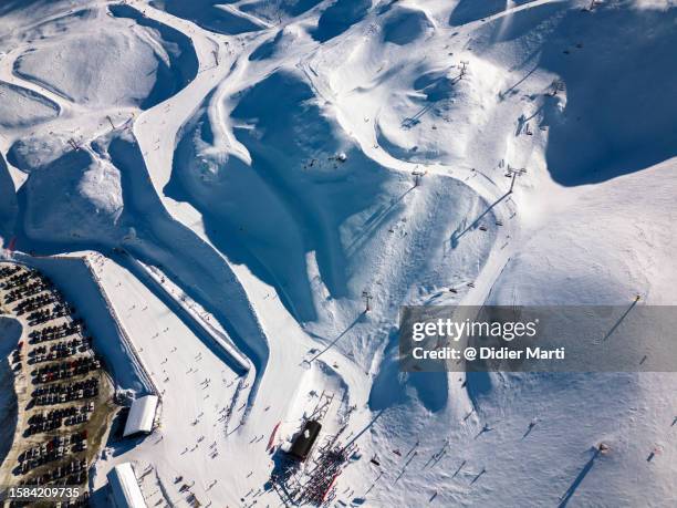 overhead view of mt hutt ski resort in new zealand - didier marti stock pictures, royalty-free photos & images