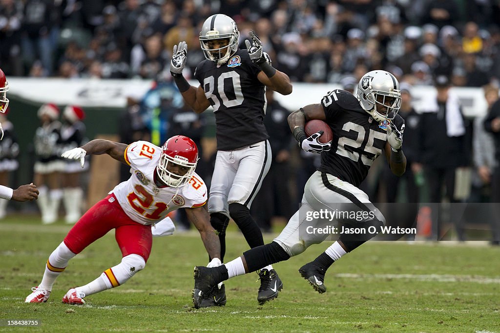 Kansas City Chiefs v Oakland Raiders