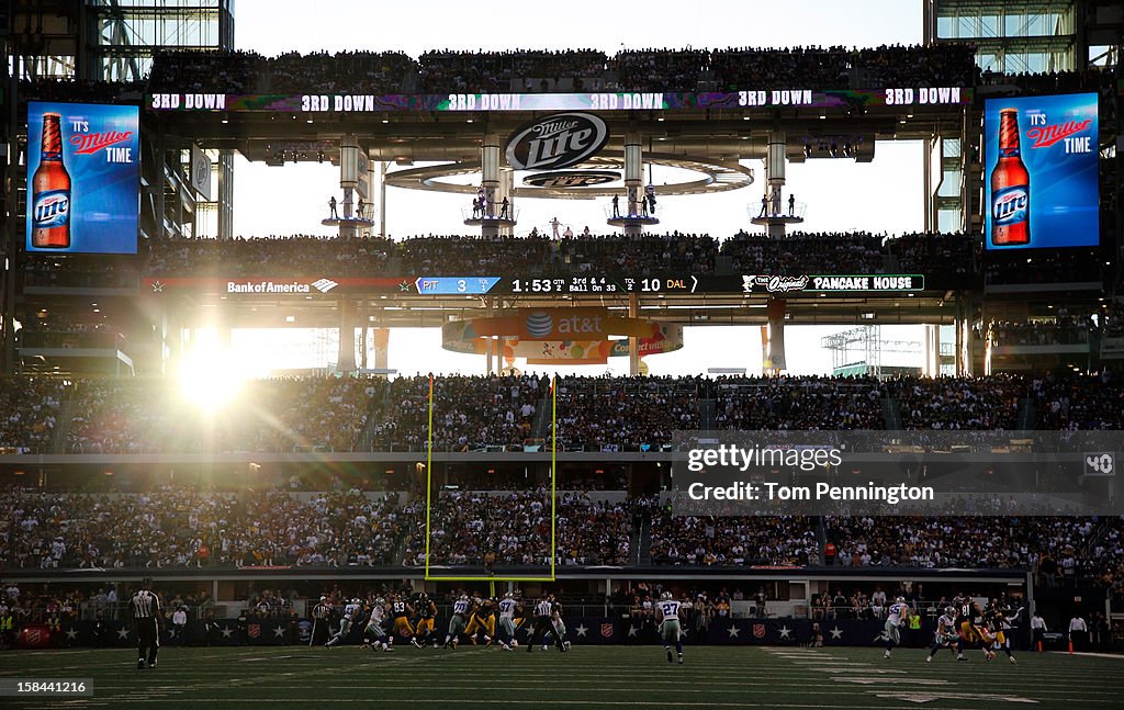 Pittsburgh Steelers v Dallas Cowboys