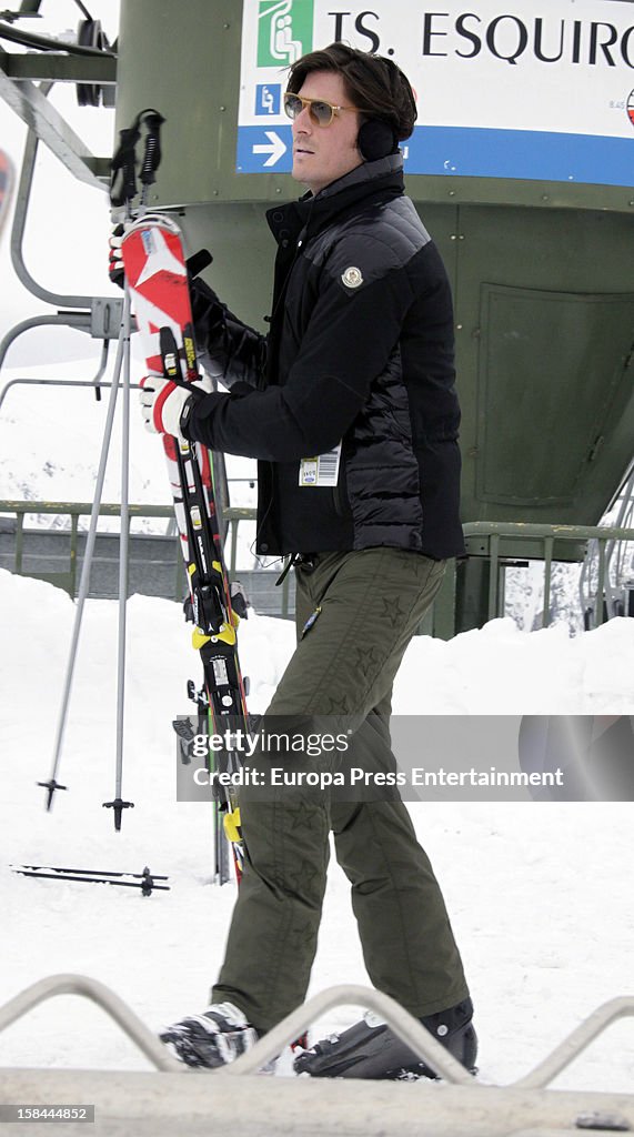 Luis Medina Sighting In Baqueira - December 07, 2012