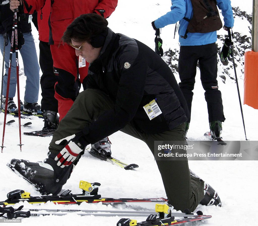 Luis Medina Sighting In Baqueira - December 07, 2012