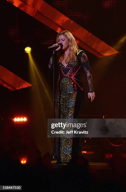 Singer Kelly Clarkson performs on stage at "VH1 Divas" 2012 at The Shrine Auditorium on December 16, 2012 in Los Angeles, California.