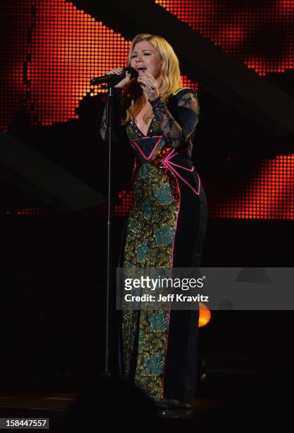 Singer Kelly Clarkson performs on stage at "VH1 Divas" 2012 at The Shrine Auditorium on December 16, 2012 in Los Angeles, California.