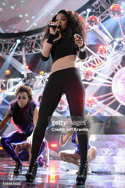Singer Kelly Rowland performs on stage at "VH1 Divas" 2012 at The Shrine Auditorium on December 16, 2012 in Los Angeles, California.