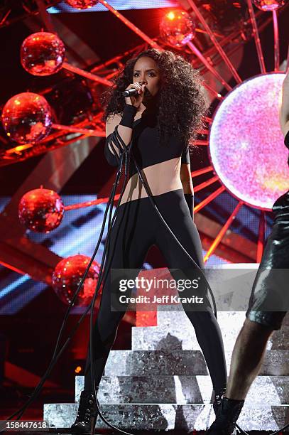 Singer Kelly Rowland performs on stage at "VH1 Divas" 2012 at The Shrine Auditorium on December 16, 2012 in Los Angeles, California.