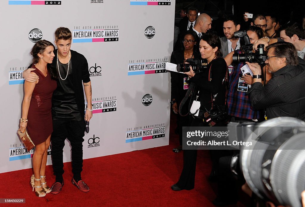 40th Anniversary American Music Awards - Arrivals