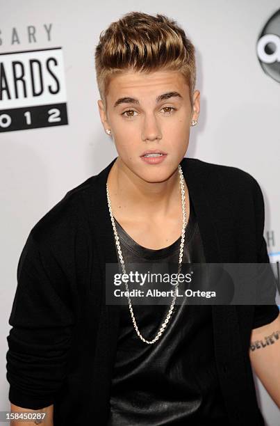 Singer Justin Bieber arrives for the 40th Anniversary American Music Awards - Arrivals held at Nokia Theater L.A. Live on November 18, 2012 in Los...