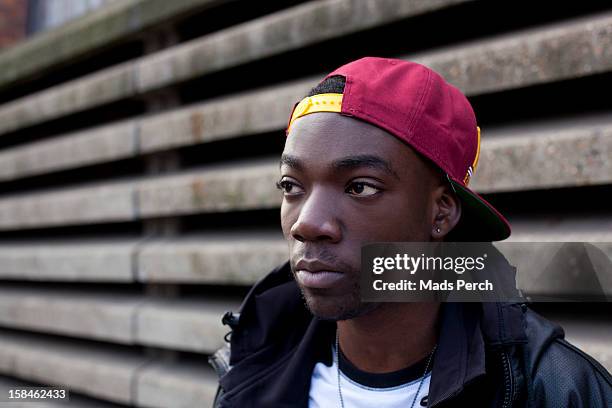 urban shoot, east london - back to front stock pictures, royalty-free photos & images