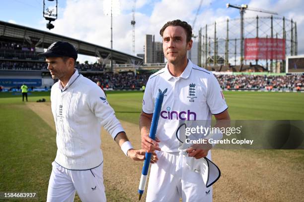 Stuart Broad of England is handed a stump by James Anderson after winning the LV= Insurance Ashes 5th Test Match between England and Australia at The...