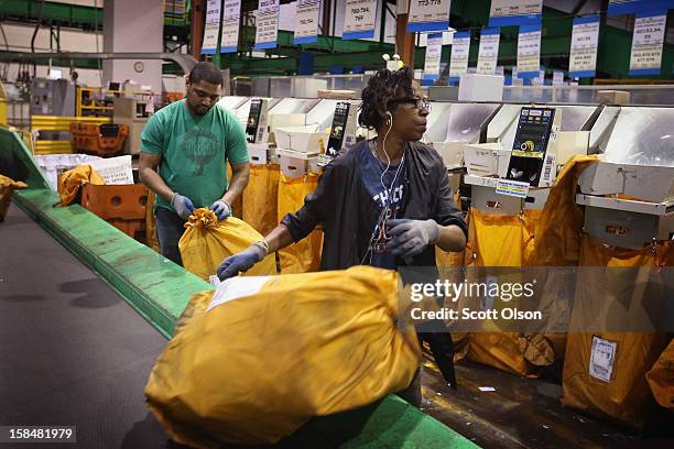 Usps Mail Load Usps Bag Photos and Premium High Res Pictures - Getty Images