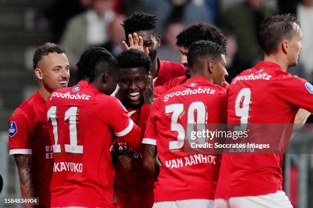 Isaac Babadi of PSV celebrates 1-0 with Noa Lang of PSV, Johan Bakayoko of PSV, Ibrahim Sangare of PSV, Patrick van Aanholt of PSV, Andre Ramalho of...