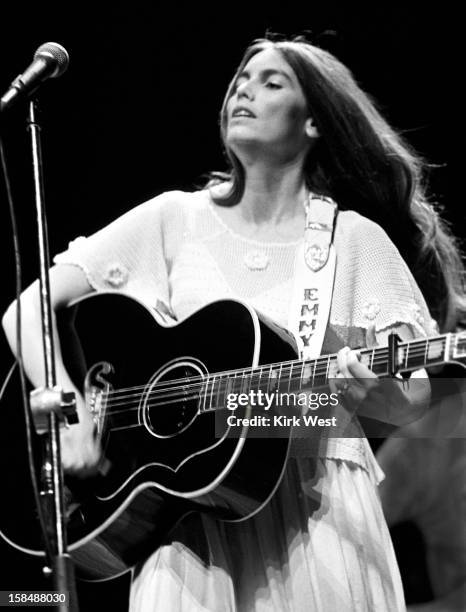 Emmy Lou Harris performs at Holiday Star, Chicago, Illinois, July 6, 1980.