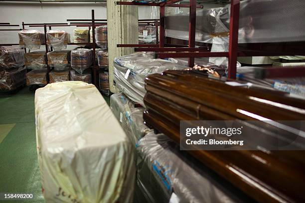 Second Hand Coffin Racking 2,768 Warehouse Rack System Stock Photos, High-Res Pictures, and Images ...
