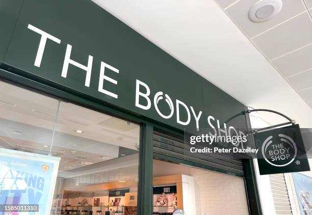 669 Body Shop Sign Stock Photos, High-Res Pictures, and Images - Getty ...