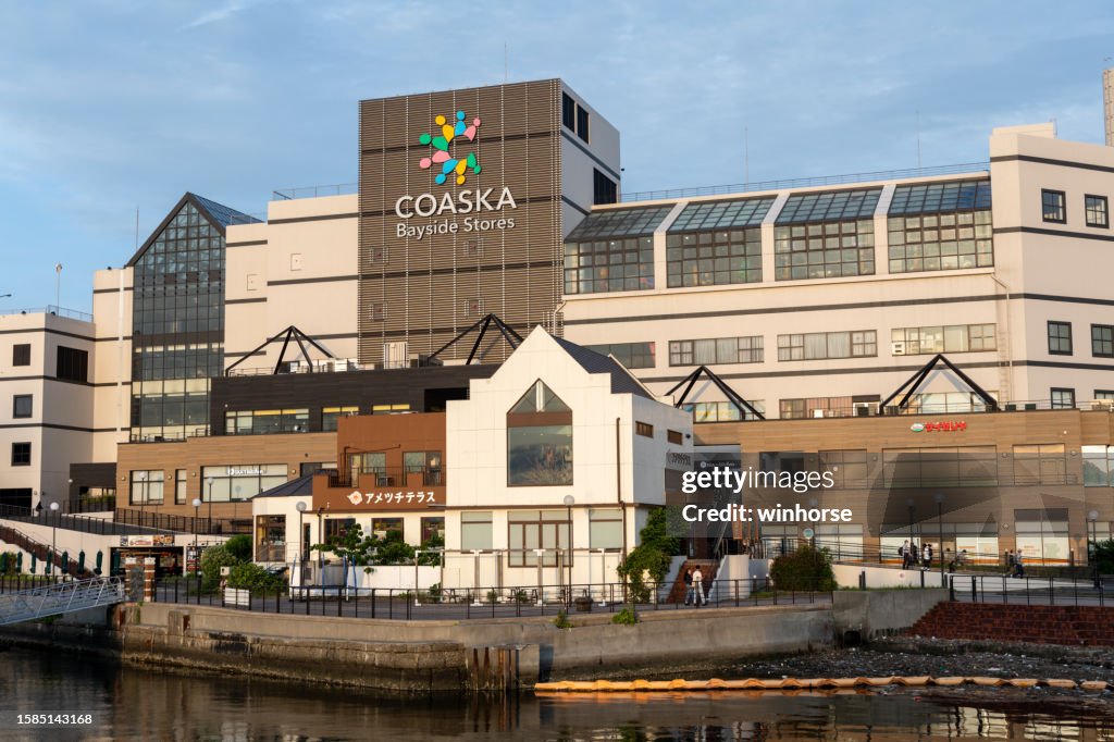 Tiendas Coaska Bayside en Yokosuka, Prefectura de Kanagawa, Japón