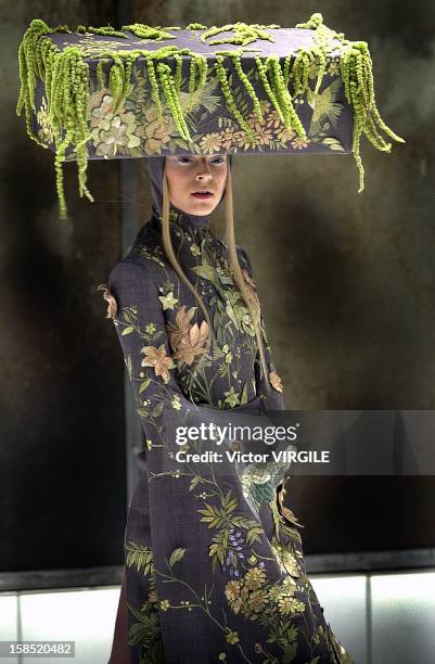 Model walks the runway during the Alexander McQueen's Spring Summer 2001 from the VOSS Collection on May 10, 2001 in Paris, France.