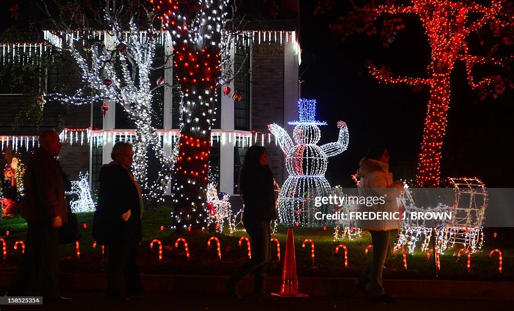 US-HOLIDAY-TRADITION-CHRISTMAS-LIGHTS