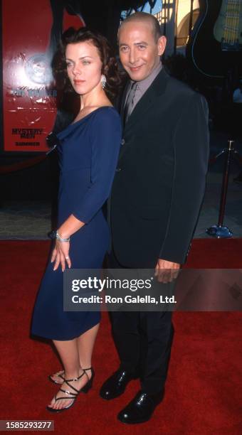 American actors Debi Mazar and Paul Reubens attend the world premiere of 'Mystery Men' at the Cineplex Odeon Cinema, Universal City, California, July...