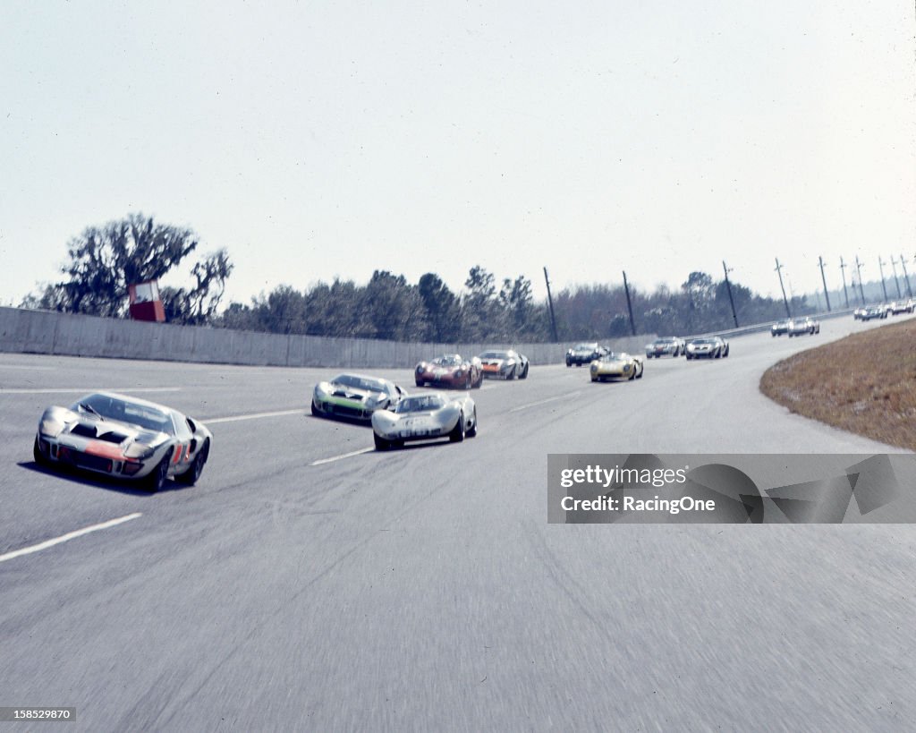 1966 24 Hours of Daytona - Pace Lap
