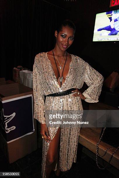 Jessica White attends "Cans For Cocktails" on December 17, 2012 in New York City.