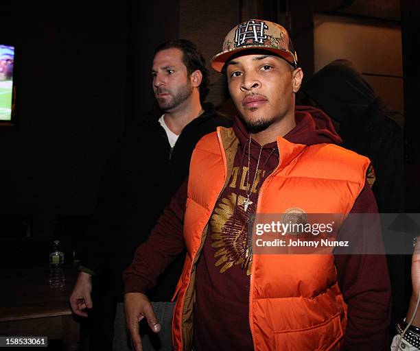 Attends "Cans For Cocktails" on December 17, 2012 in New York City.