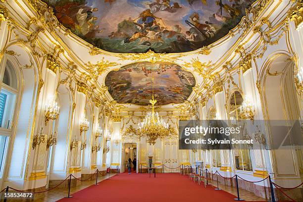 vienna, schonbrunn palace - schloss schönbrunn interior stock pictures, royalty-free photos & images