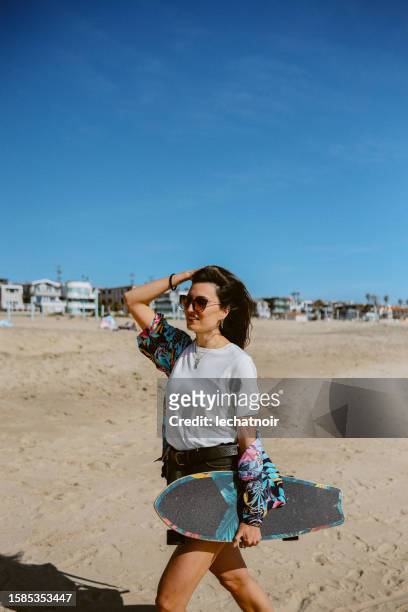 longboarding in los angeles, california - manhattan beach stock pictures, royalty-free photos & images