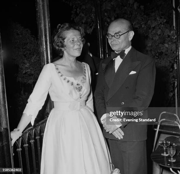 Eva Neurath with Director of the Tate Gallery, John Rothenstein , July 23rd 1959.