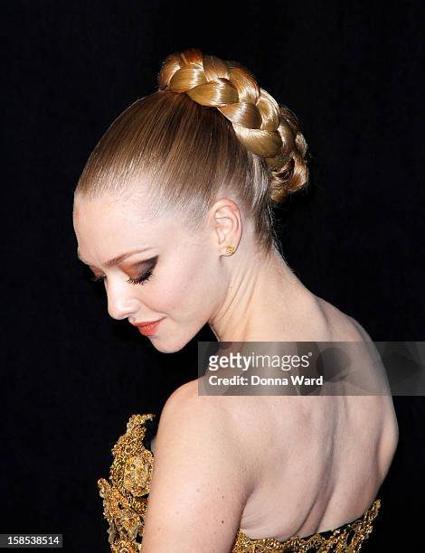 Amanda Seyfried attends the world premiere of "Les Miserables" at Ziegfeld Theatre on December 10, 2012 in New York City.