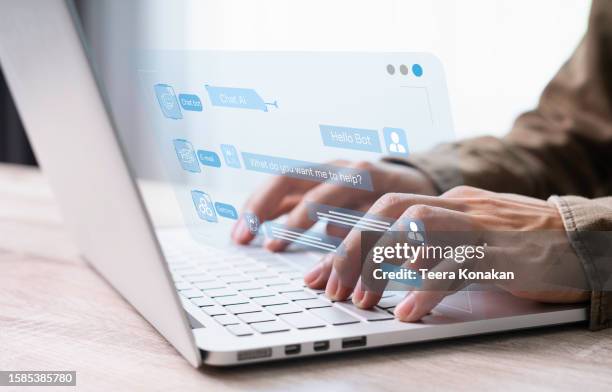 chat bot service concept - enhancing customer experience with virtual assistant - chatbot stock-fotos und bilder