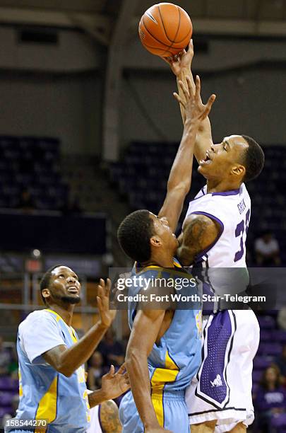 Texas Christian's Garlon Green passes the ball in first-period action against Southern University on Tuesday, December 18 in Fort Worth, Texas.