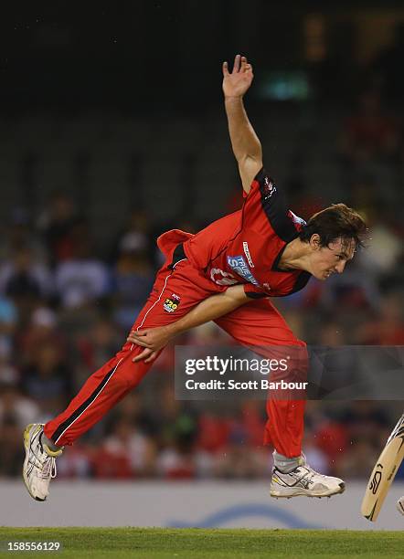 William Sheridan of the Renegades bowls during the Big Bash League match between the Melbourne Renegades and the Hobart Hurricanes at Etihad Stadium...