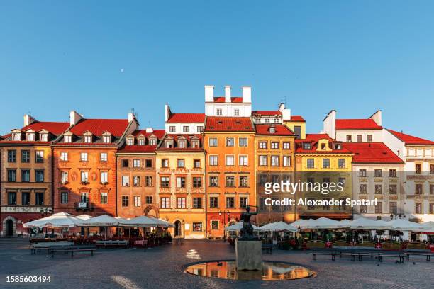 old town market square (rynek starego miasta) in warsaw, poland - poland stock pictures, royalty-free photos & images