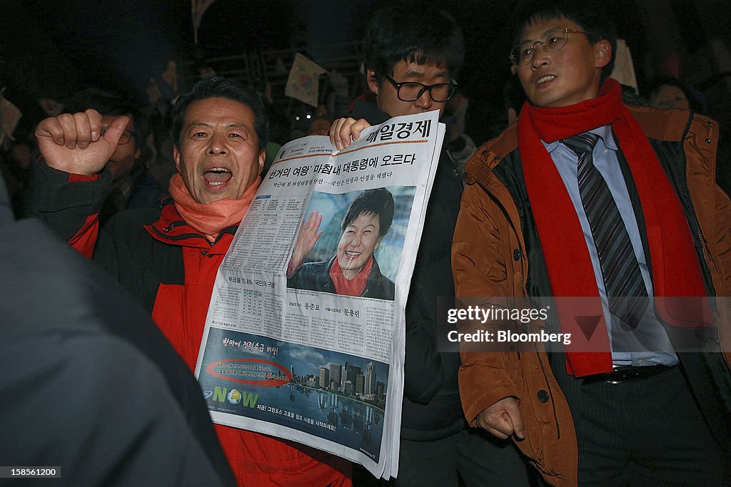 New Frontier Party Leader Park Geun Hye At Party Headquarters