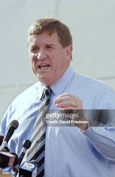 Florida Democratic gubernatorial candidate Bill McBride speaks during a campaign event with former Vice President Al Gore November 4, 2002 in Opa...
