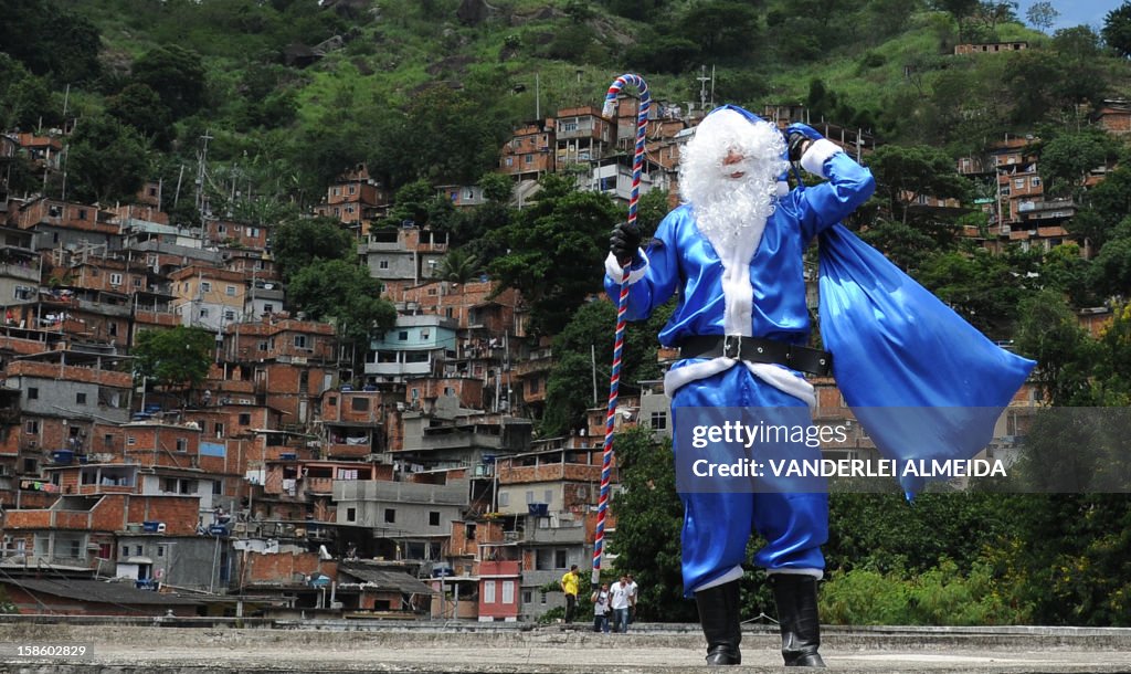 BRAZIL-SHANTYTOWN-POLICE-SANTA CLAUS