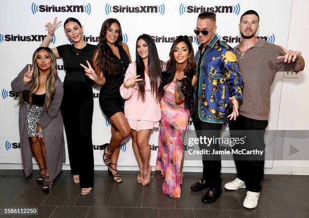 Nicole "Snooki" Polizzi, Jenni "JWoww" Farley, Sammi Giancola, Deena Nicole Cortese, Angelina Pivarnick, Mike "The Situation" Sorrentino and Vinny...