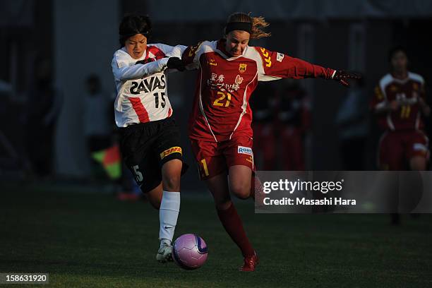 Beverly Goebel-Yanez of INAC Kobe Leonessa and Riho Sakamoto of Urawa Red Diamonds Ladies compete for the ball during the 34th Empress's Cup All...