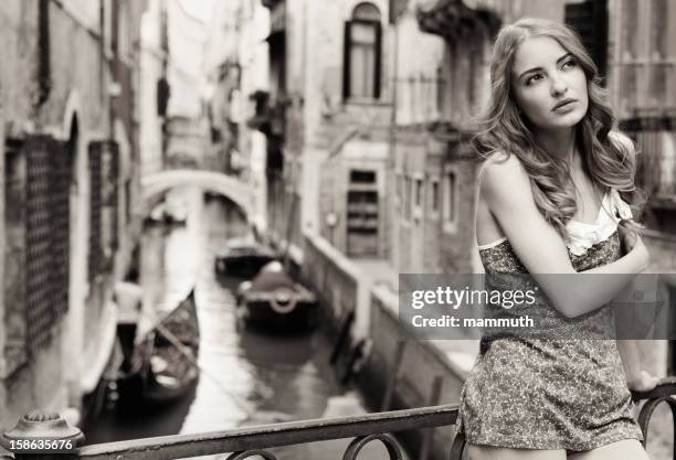 férias em veneza - gondolier - fotografias e filmes do acervo