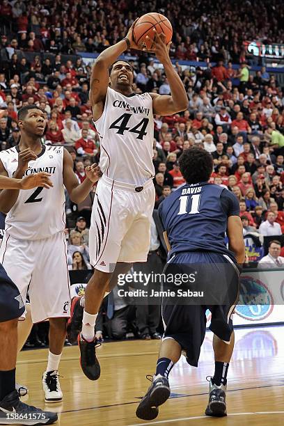 Jaquon Parker of the Cincinnati Bearcats shoots against the Xavier Musketeers on December 19, 2012 at US Bank Arena in Cincinnati, Ohio.