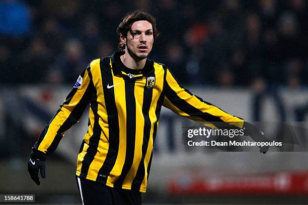 Mike Havenaar of Vitesse gets ready to defend a corner during the Eredivisie match between SC Heerenveen and Vitesse Arnhem at Abe Lenstra Stadion on...