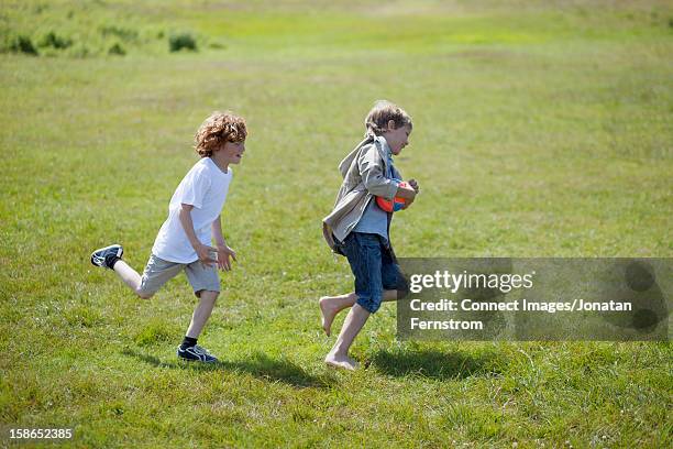 173 243点の子供 横向きのストックフォト Getty Images 173 243点の子供 横向きのストックフォト Getty Images