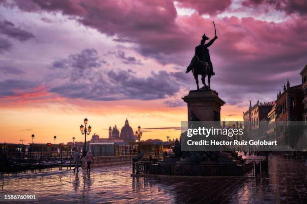 monument to victor emmanuel ii - véneto bildbanksfoton och bilder