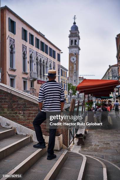 gondolier in venice - véneto stock pictures, royalty-free photos & images