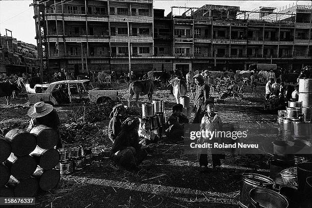 Great number of Cambodian have tried to flee to the borders of the country, some others have reached the capital to escape famine. This group has...