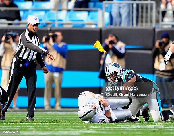 Throwing Refs Referee Throwing Flag Photos and Premium High Res Pictures - Getty Images