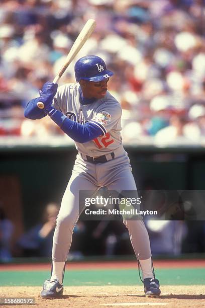 Willie Randolph of the Los Angeles Dodgers prepares for a pitch during a baseball game against the Philadelphia Phillies on May 6, 1990 at Veterans...