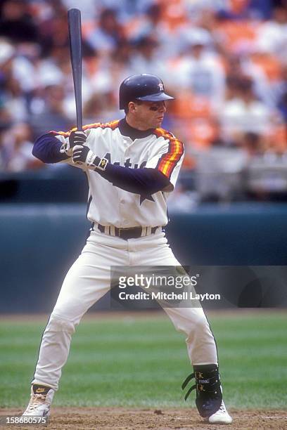 Craig Biggio of the Houston Astros prepares for a pitch during a baseball game against the San Francisco Giants on August 6, 1993 at Candlestick Park...